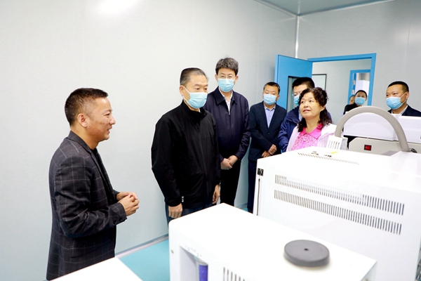 李兴旺调研镇巴县中医药健康产业园陕西本草医药控股集团有限公司_副本.jpg