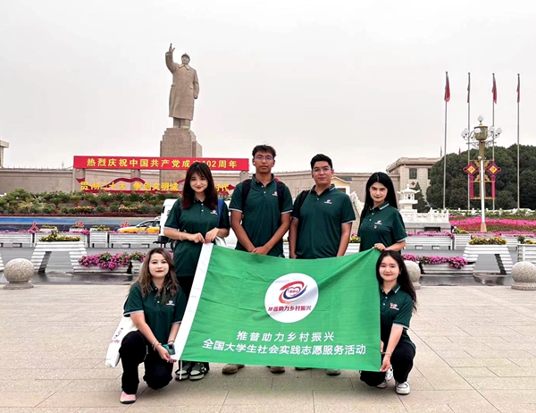 a31b919e817144ad92cb312ab9b12aca.jpg 团队合影_副本.jpg